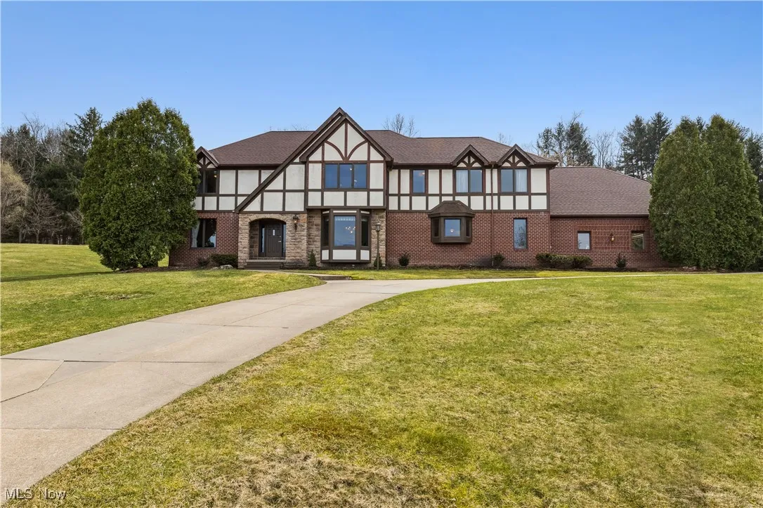 Welcome to 4700 Barnsleigh on a quiet cal-de-sac.