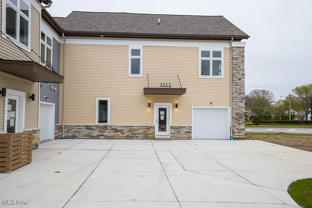 View of front of home featuring a garage