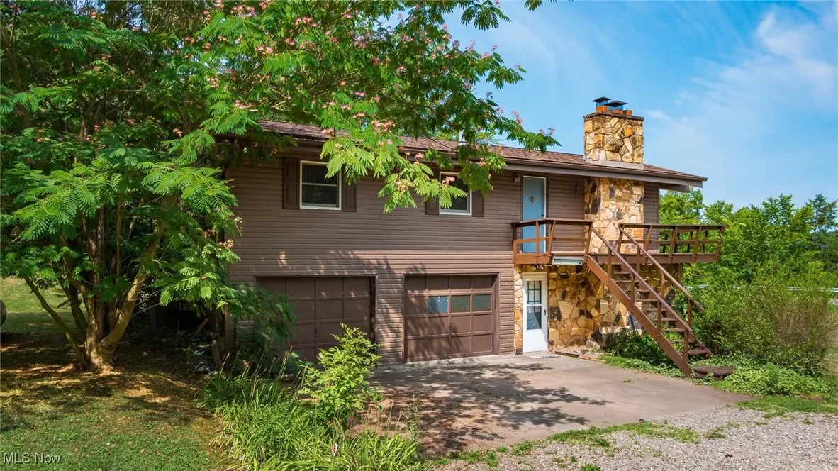 View of front of house featuring a garage