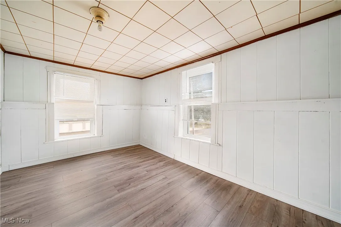 2nd floor room/ bedroom