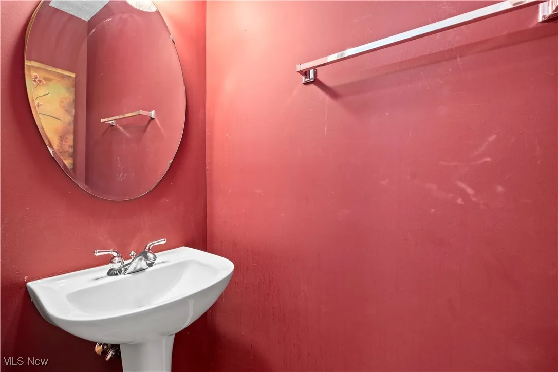 Bathroom featuring sink