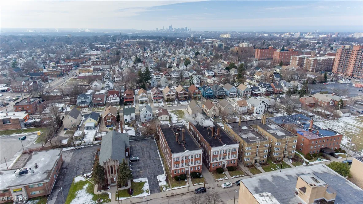Birds eye view of property