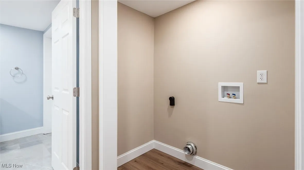 Laundry room featuring washer hookup
