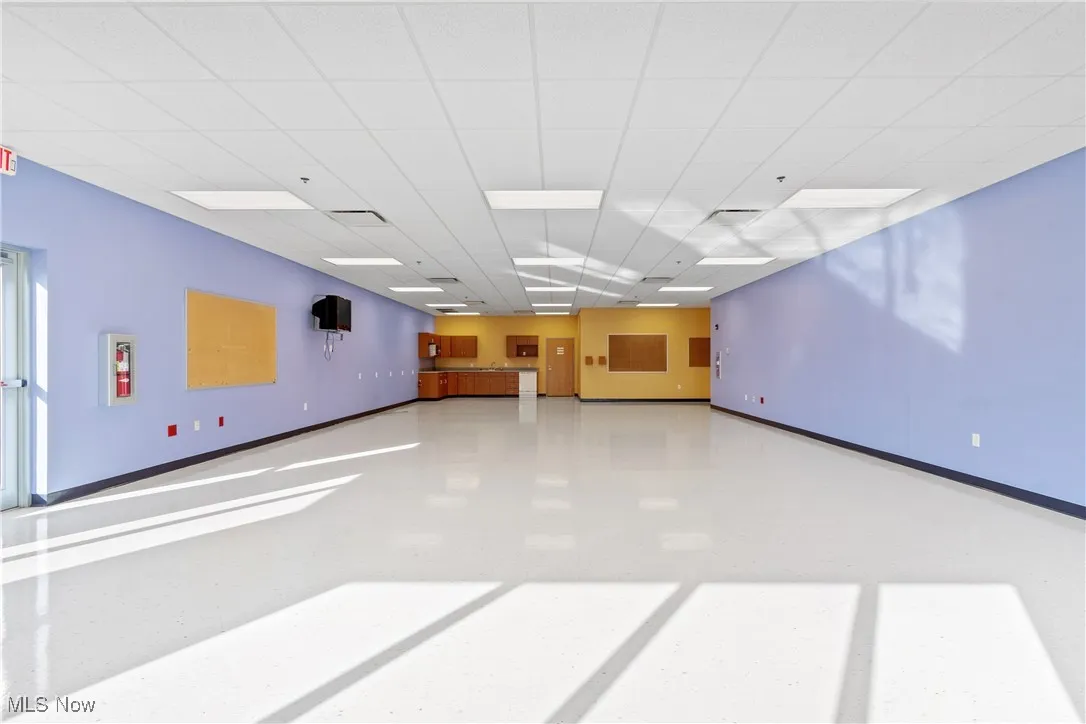 54'x27' Multipurpose room with kitchenette
