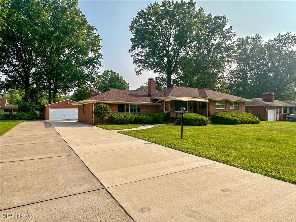 330 Mansell Drive, Youngstown, Ohio,MLS Now Listing ID