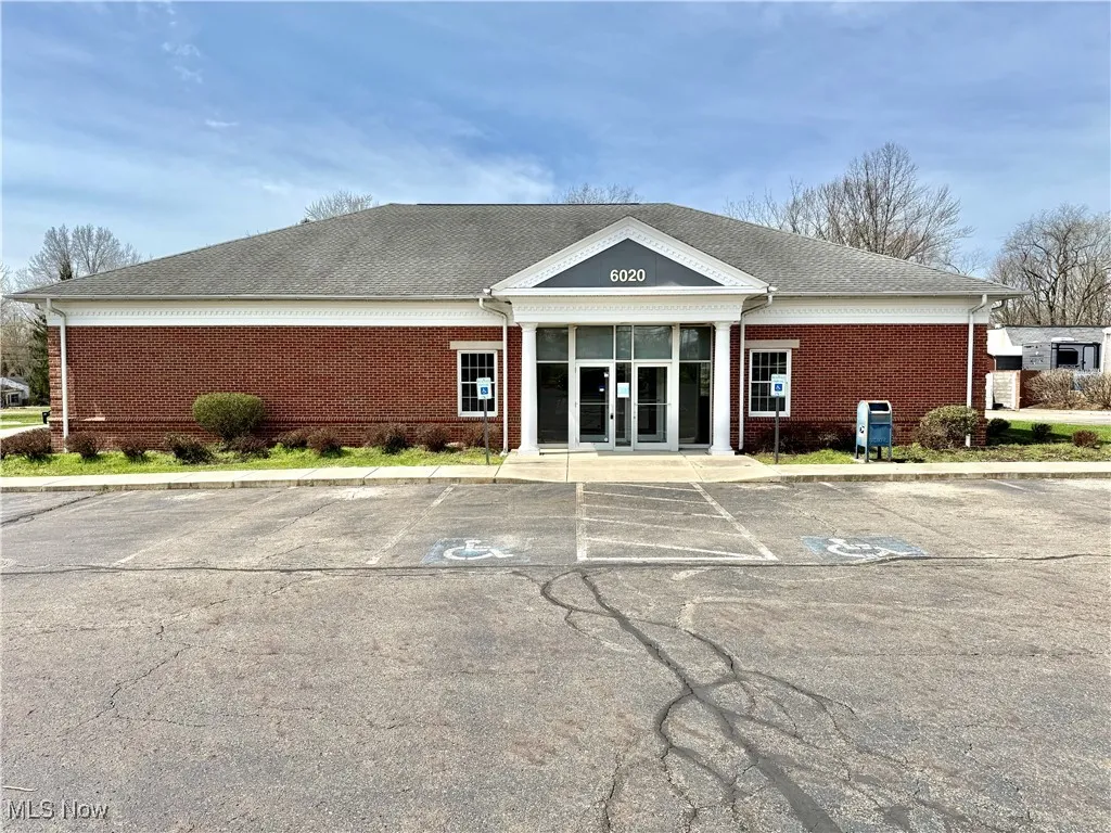 Welcome Investors and Entrepreneurs! This building is ready for your vision! Previously used as a bank, the owner is allowing a 