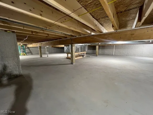 very nice crawl space