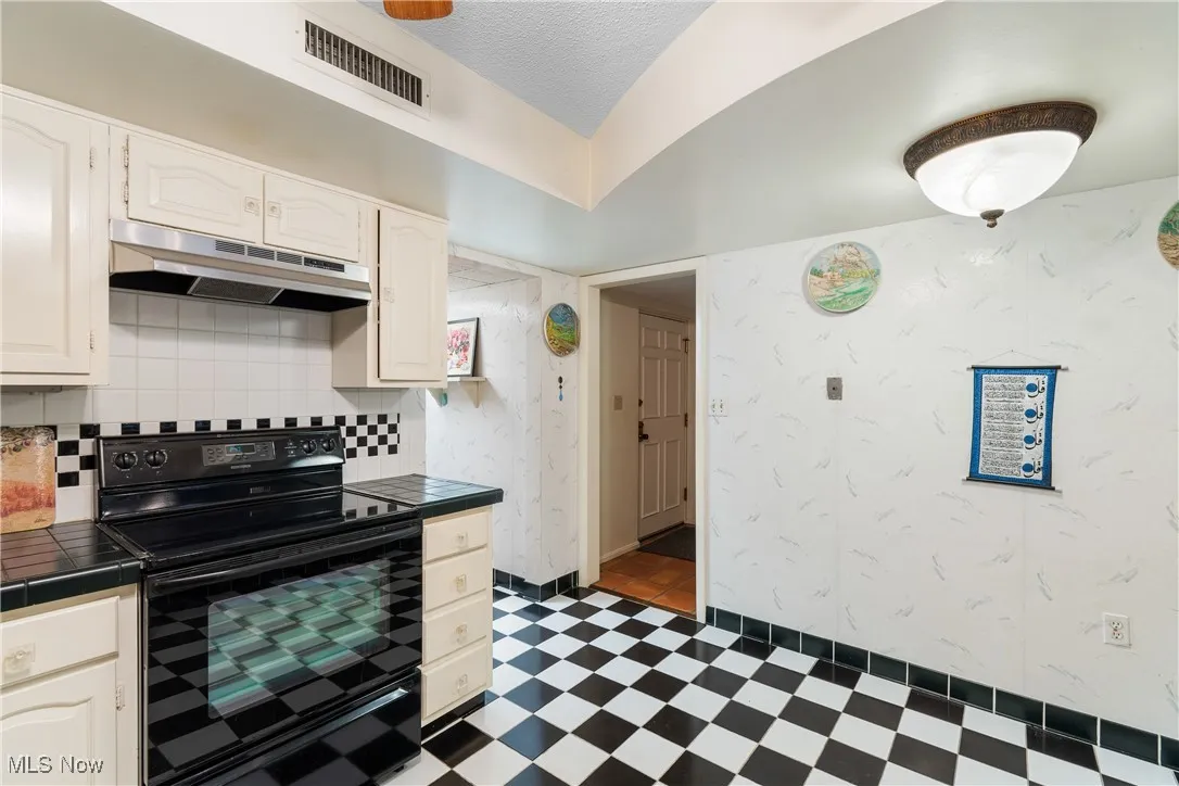 2365 Covington Road # 323, Akron, Ohio,MLS Now Listing ID