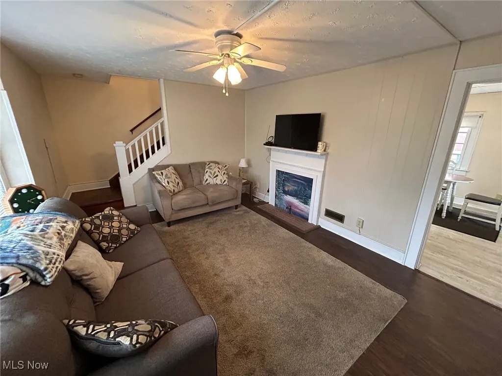 Guest House Living Room