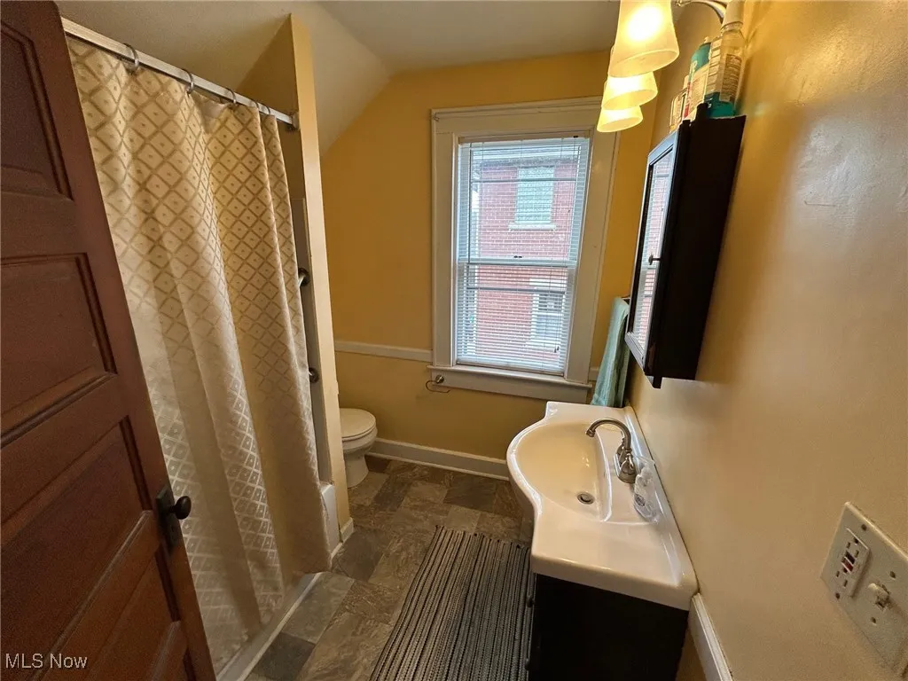 Guest House Bathroom