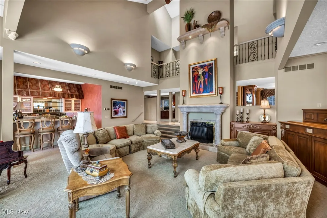 Gorgeous 2 story GR.