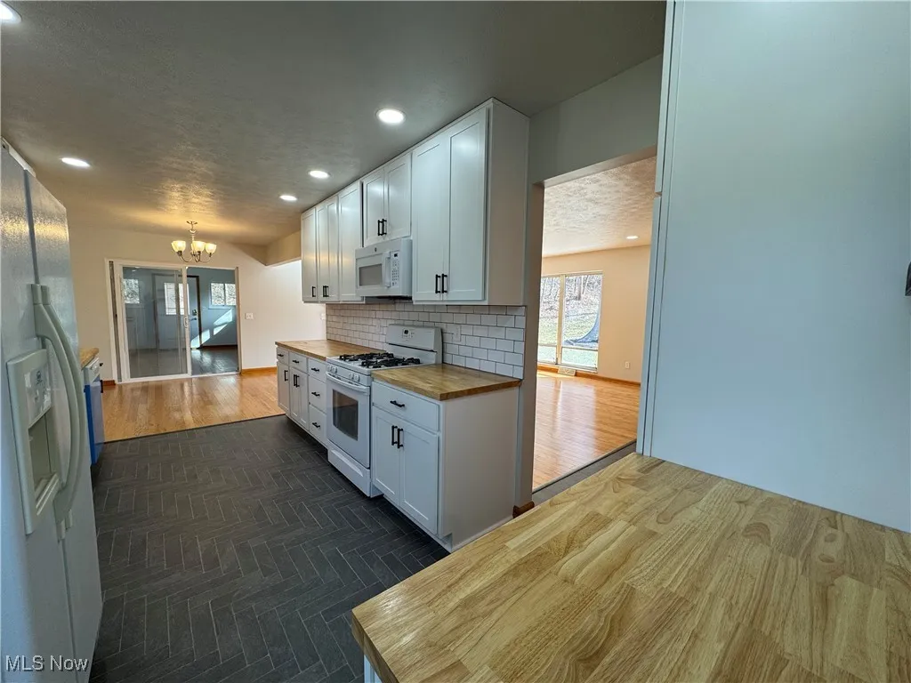 ALL NEW Kitchen!!!