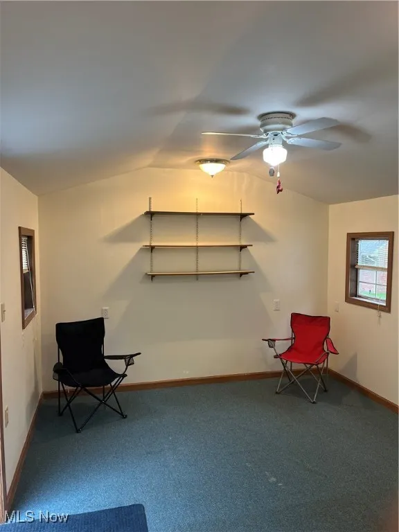 Separate building for your home office, crafting or relaxing!