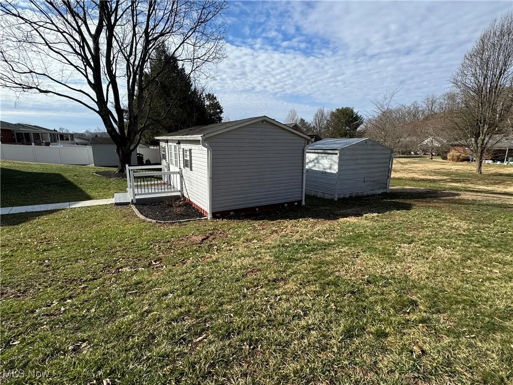Office, craft room
 Or relaxing space in your back yard!