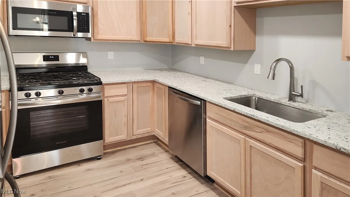 223 Maplelawn Drive, Berea, Ohio,MLS Now Listing ID