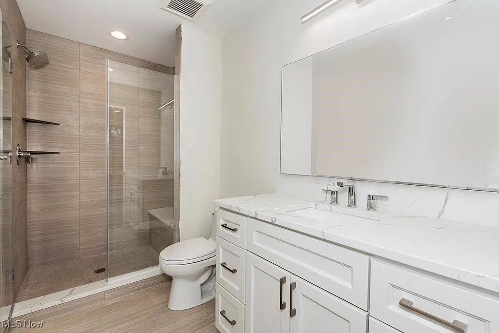 Large master bathroom,