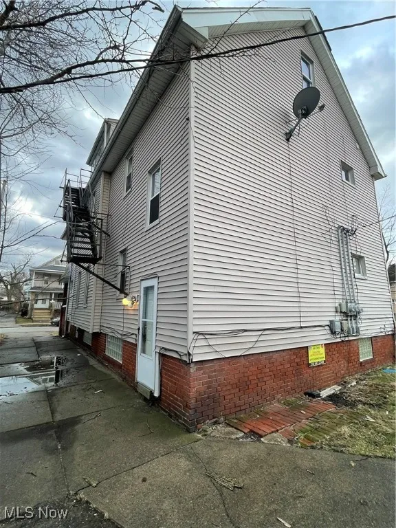 View of home's exterior