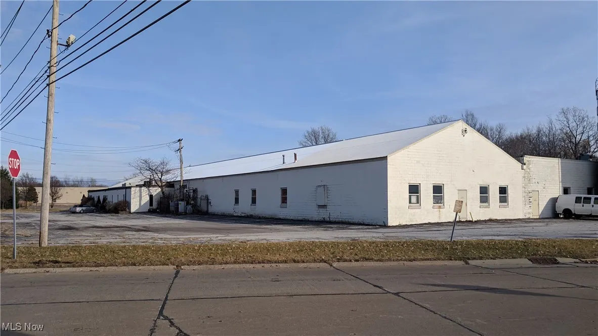 8820 East Avenue, Mentor, Ohio 44060,MLS Now Listing ID