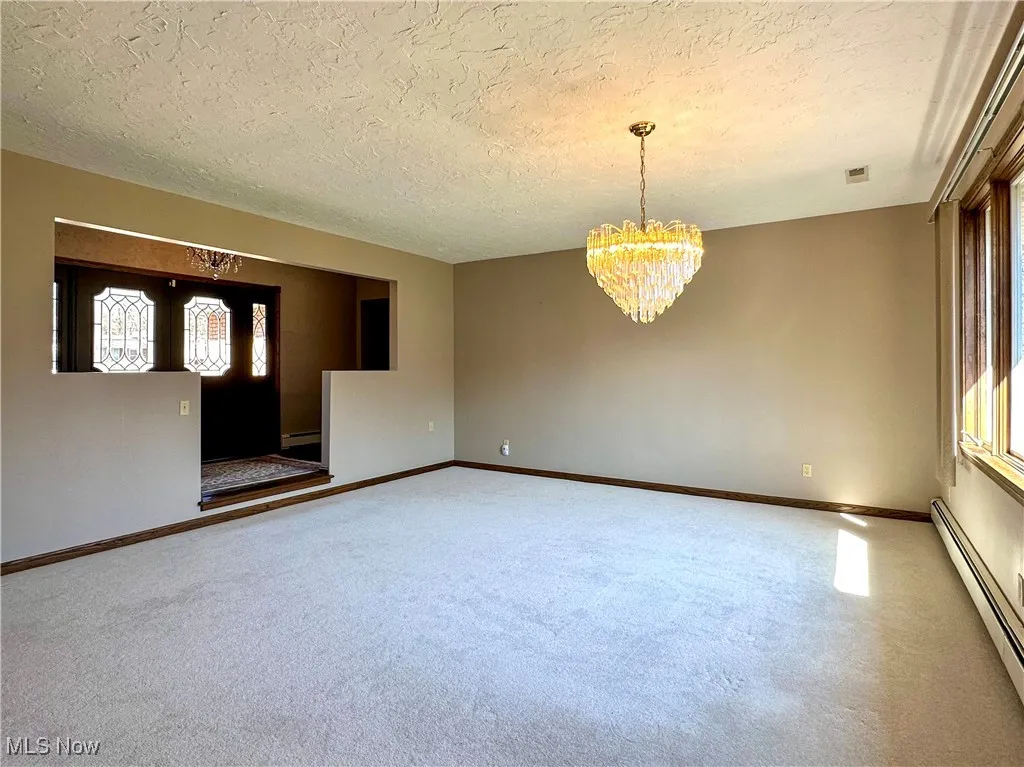 365 Sunset Drive, Brookfield, Ohio,MLS Now Listing ID