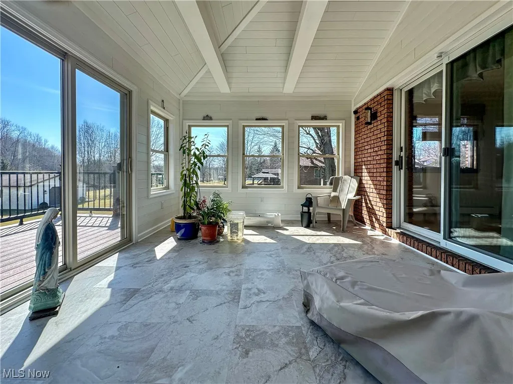 365 Sunset Drive, Brookfield, Ohio,MLS Now Listing ID