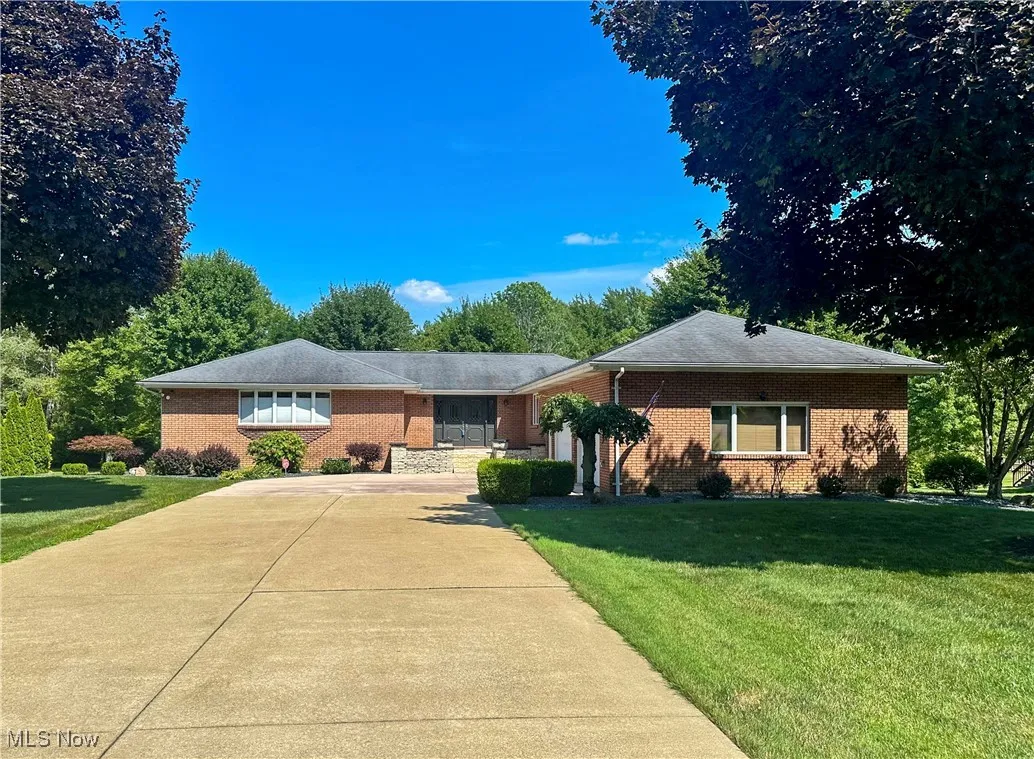365 Sunset Drive, Brookfield, Ohio,MLS Now Listing ID