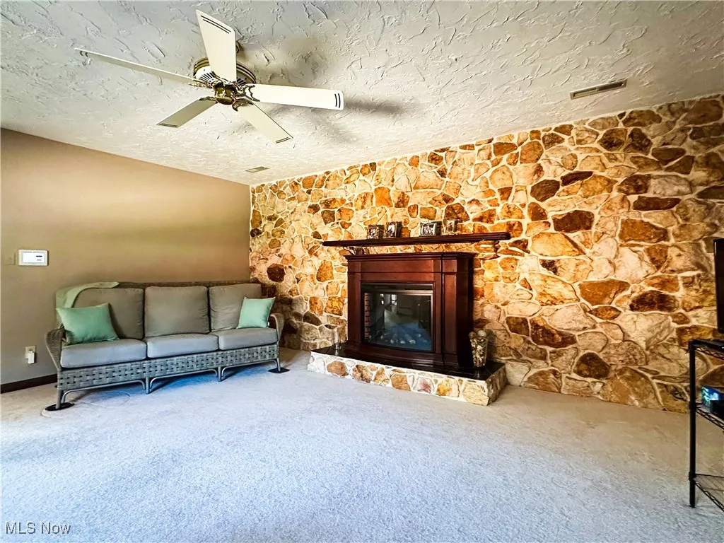 365 Sunset Drive, Brookfield, Ohio,MLS Now Listing ID