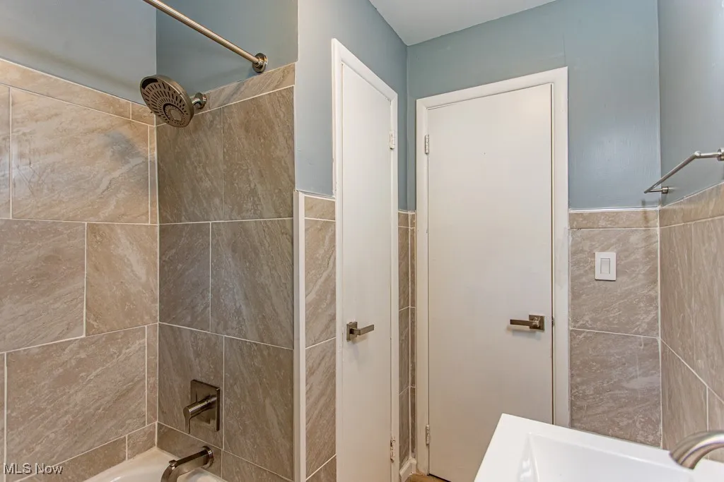 1736 Westwood Drive, Warren, Ohio,MLS Now Listing ID