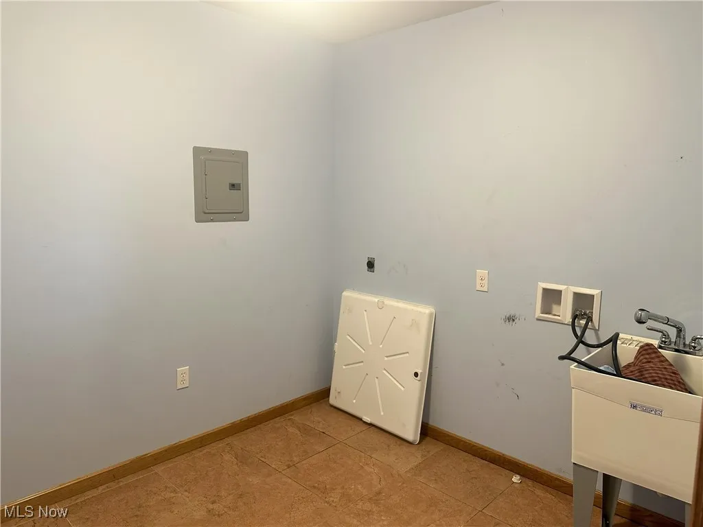 Laundry on 2nd floor