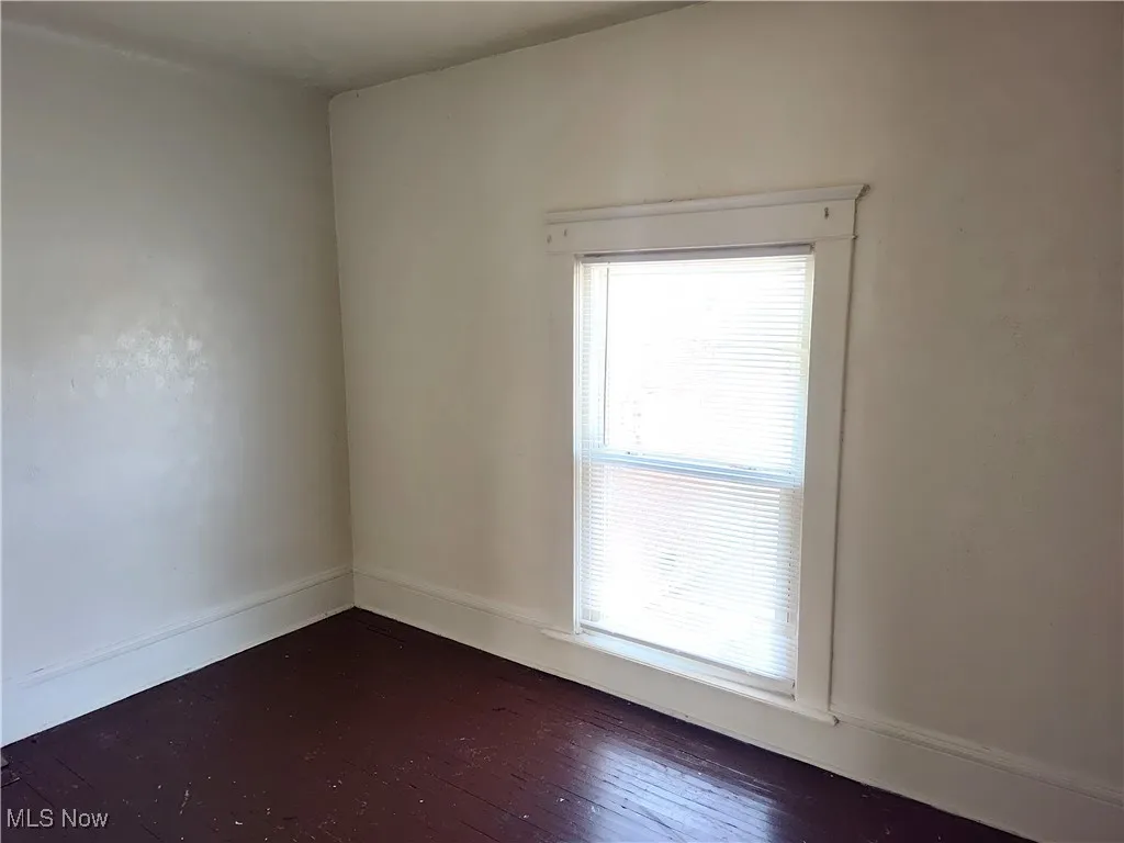 Spare room with baseboards