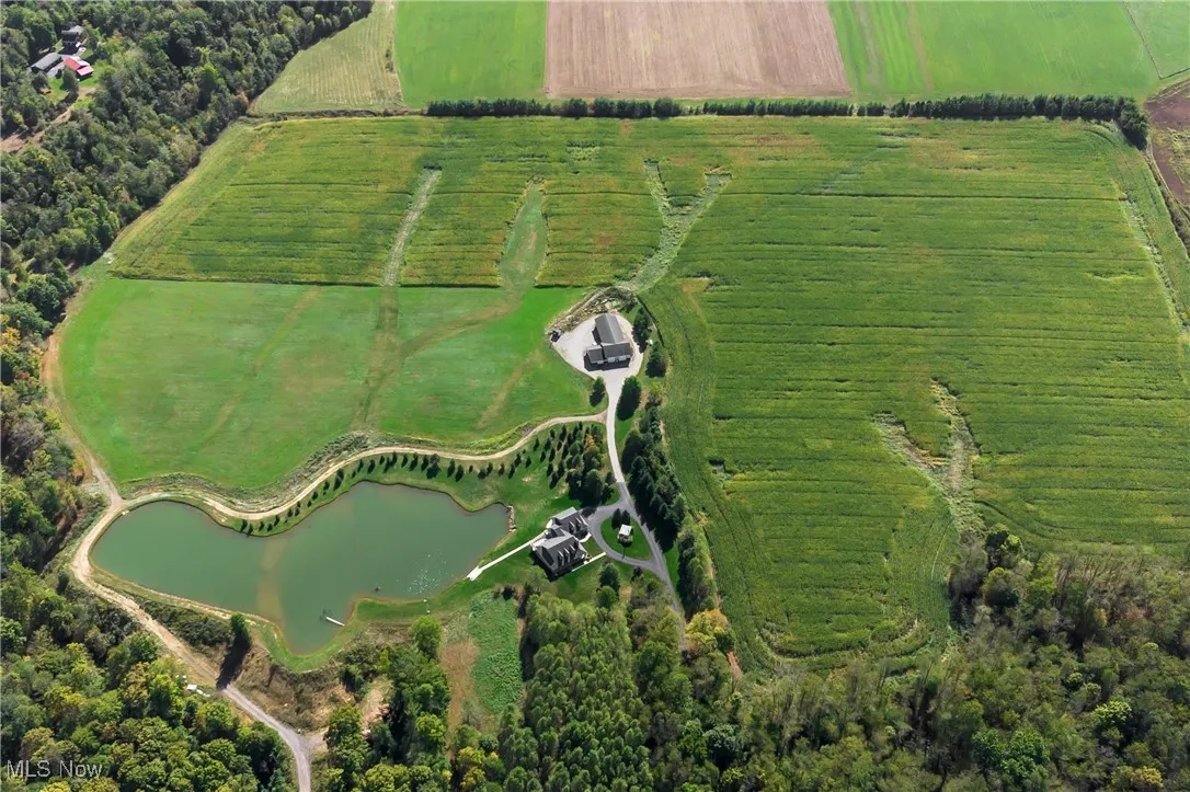Bird's eye view featuring a rural view and a water view