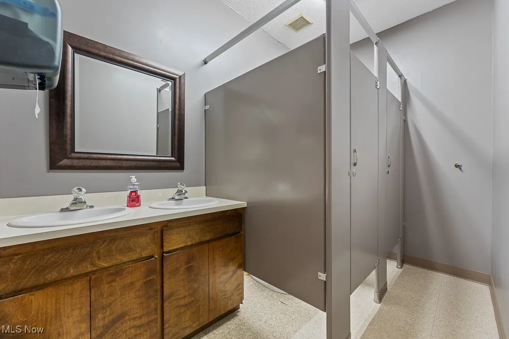 2425 Medina Road # 209, Medina, Ohio 44256,MLS Now Listing ID