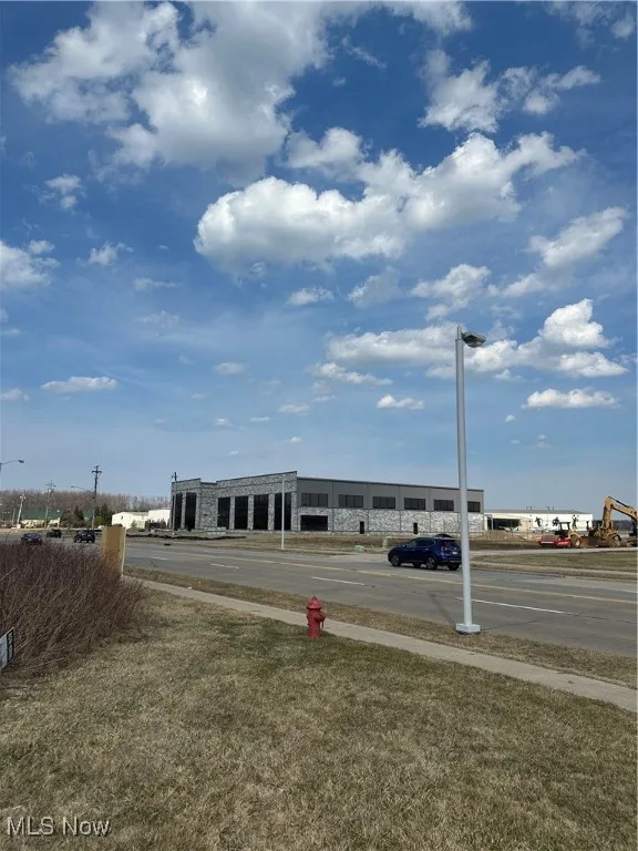 Airport access the street