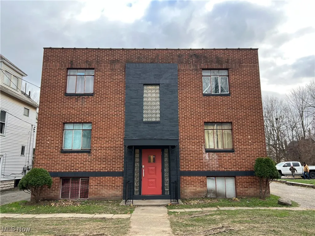View of front of 6Plex.