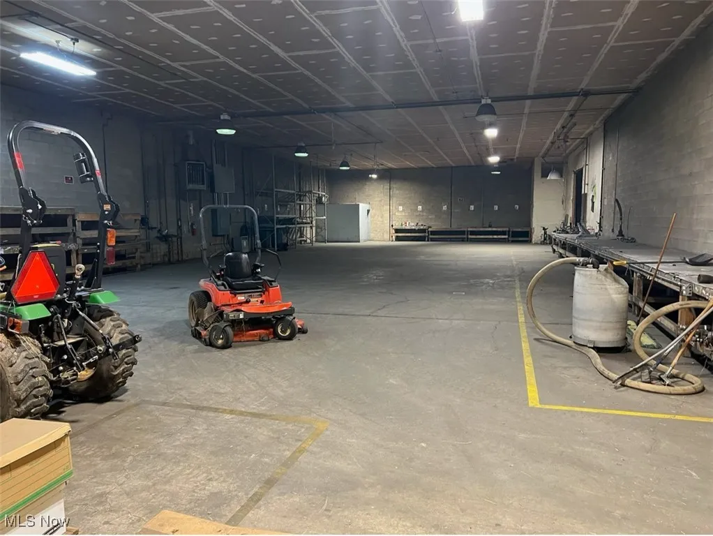 View of 10,000 sqft building