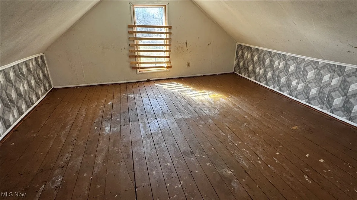 Bonus room upper level