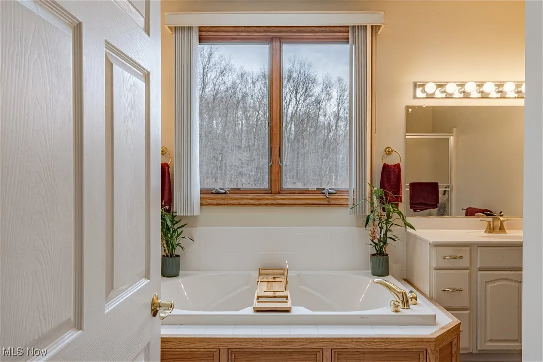 9006 Walkers Lane, Kirtland, Ohio 44094,MLS Now Listing ID