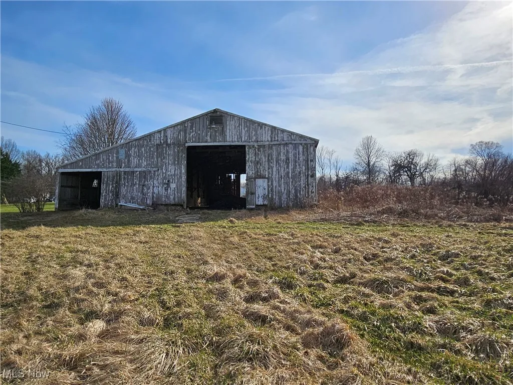 View of landscape featuring a rural view
