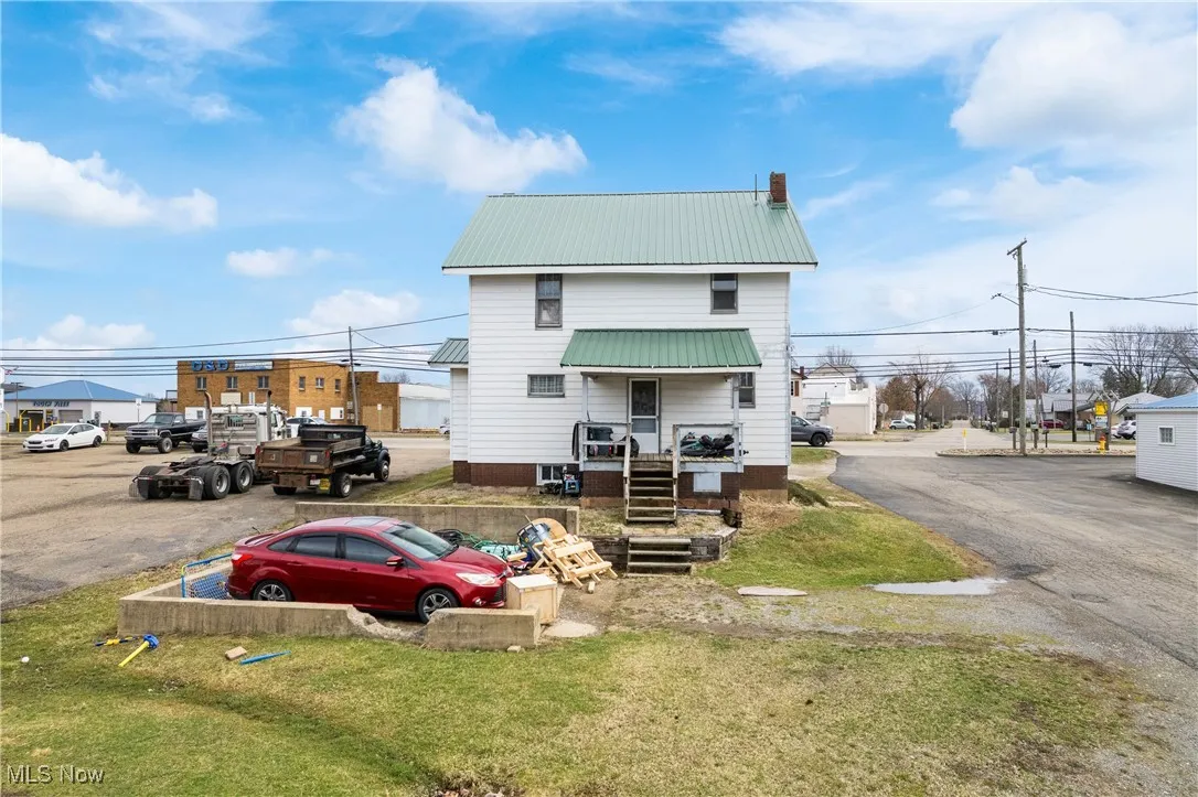 Rear of 601 Canton Rd