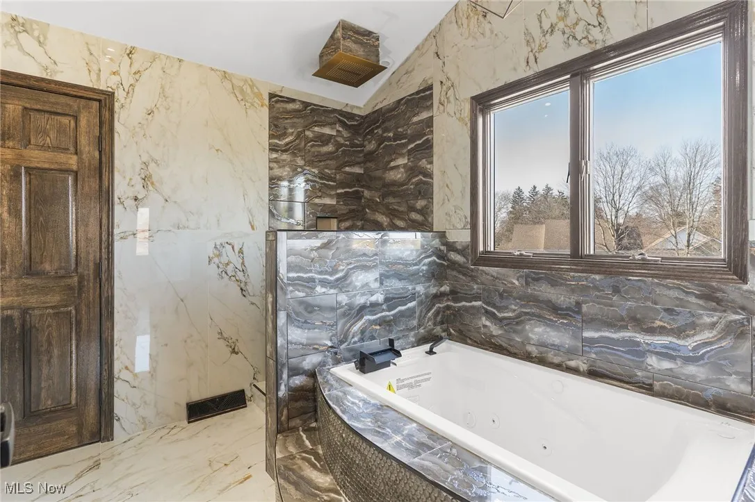 3189 Chardonnay Lane, Poland, Ohio 44514,MLS Now Listing ID