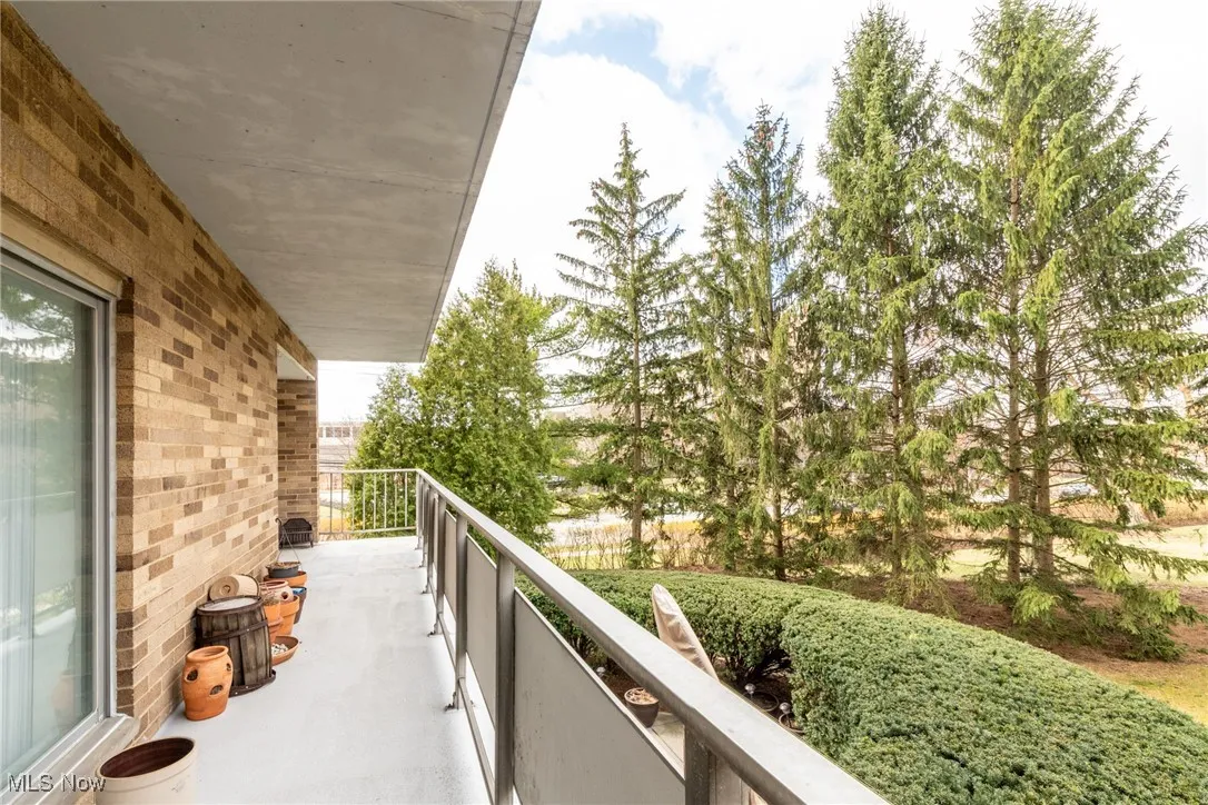 2202 Acacia Park Drive # 2208, Lyndhurst, Ohio 44124,MLS Now Listing ID