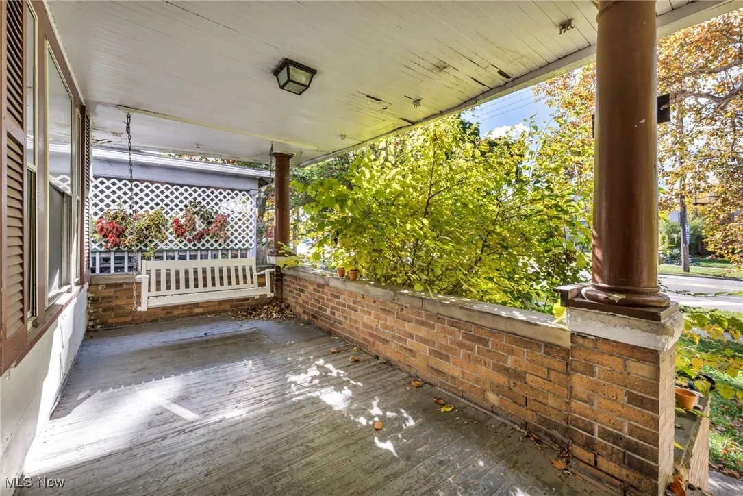View of patio / terrace featuring covered porch