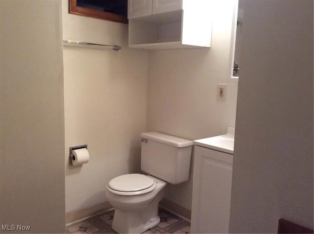 Full bathroom in basement
