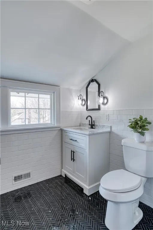 3003 Lincoln Boulevard, Cleveland Heights, Ohio,MLS Now Listing ID