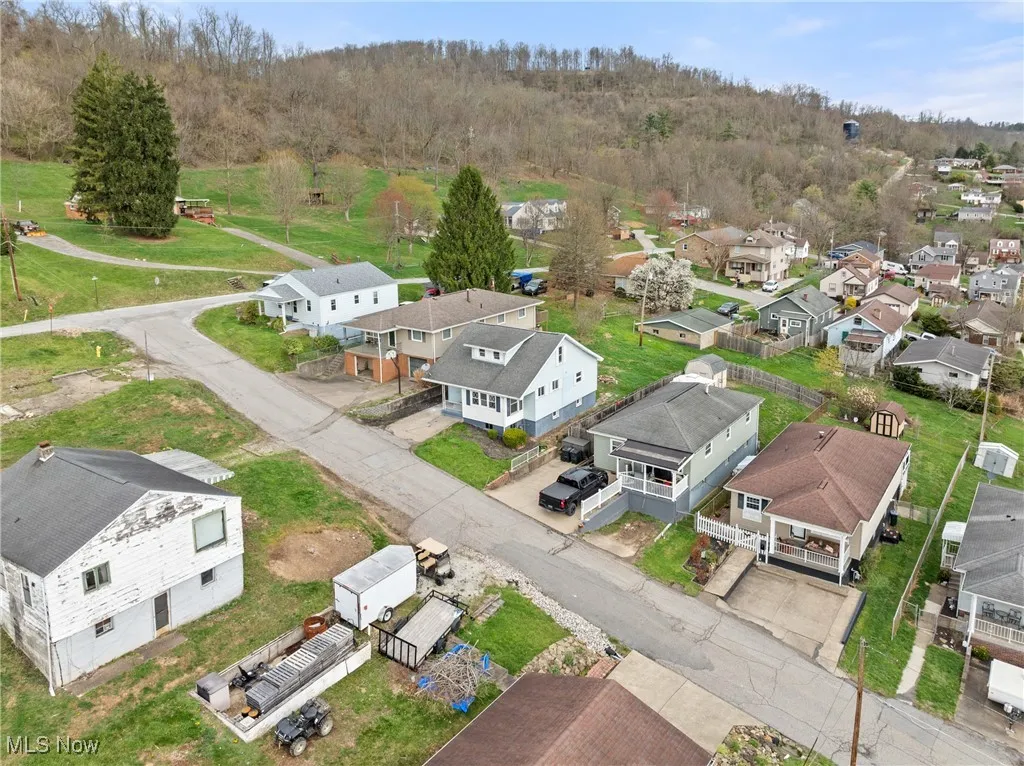 Bird's eye view with a residential view