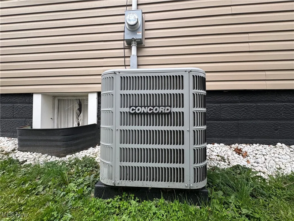 Details with electric meter and central AC