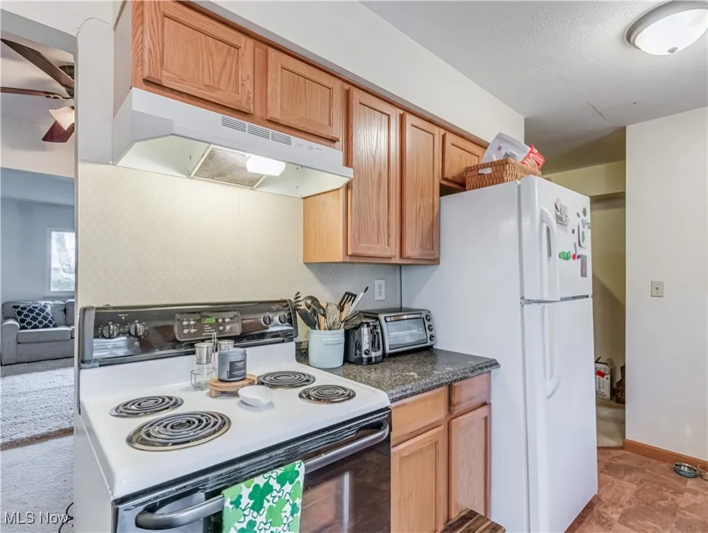 3807 kitchen