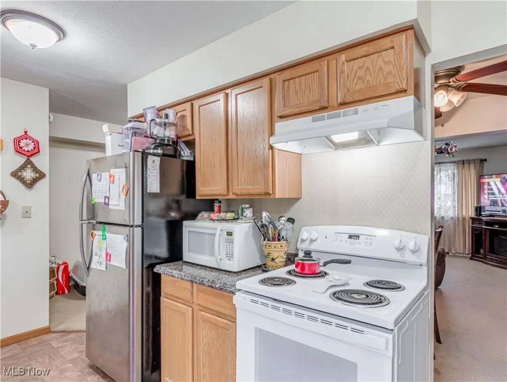3811 kitchen