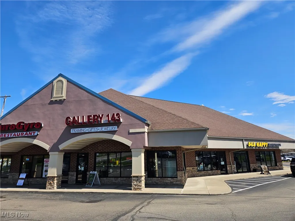 Front of Green Plaza facing Massillon Road