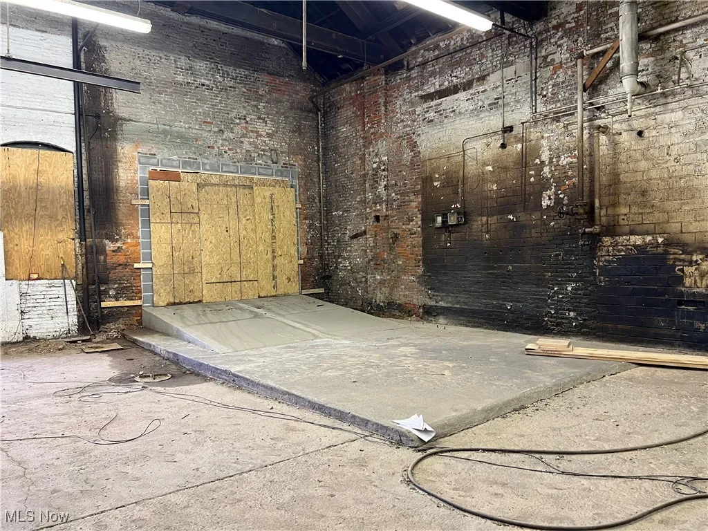 Concrete ramp (Added 2024)