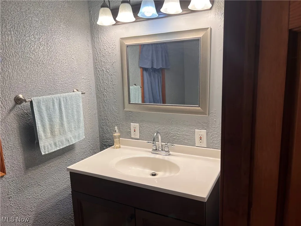  Half bath in bedroom